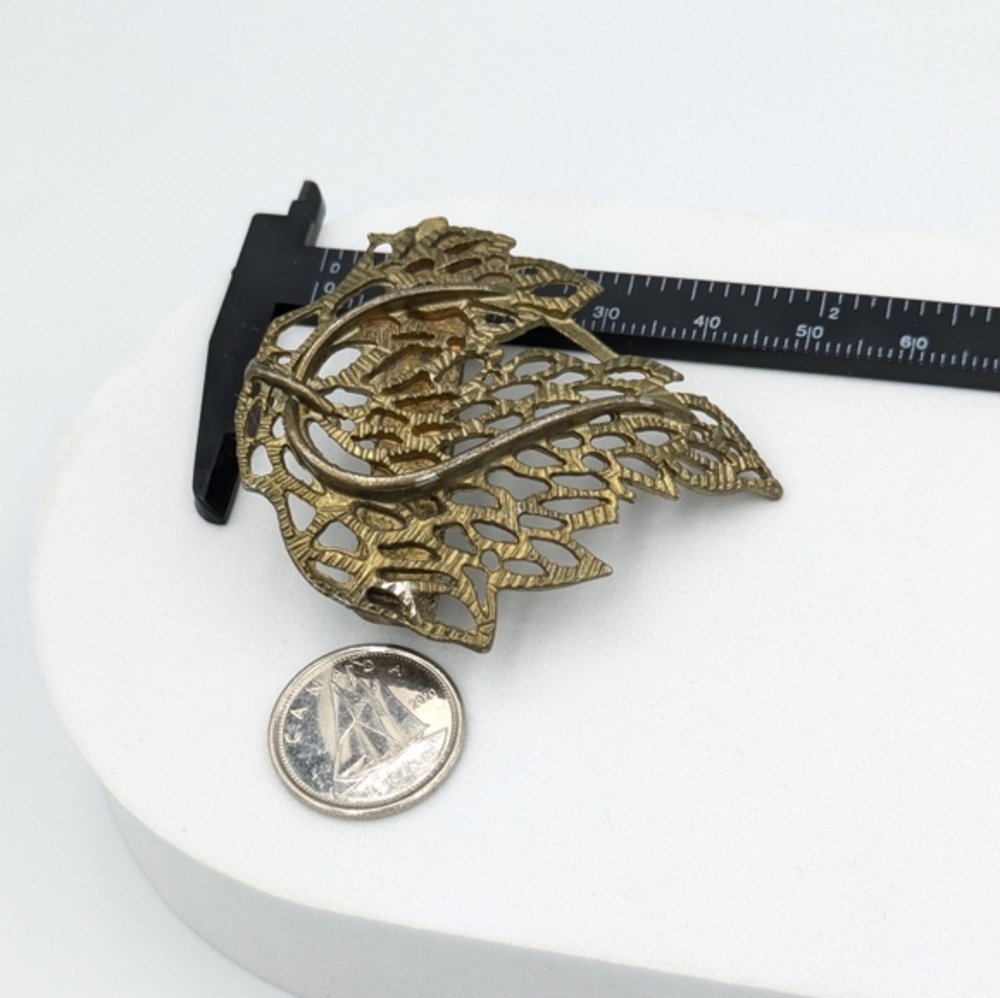 Vintage open metalwork leaf brooch pin - Picture 2 of 5